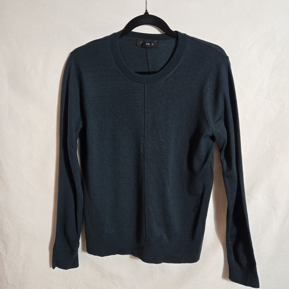 Club Monaco Women's green Sweater - Picture 2 of 6